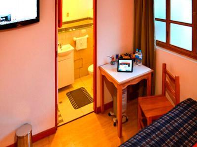 Bed & Breakfast Net House 2*
